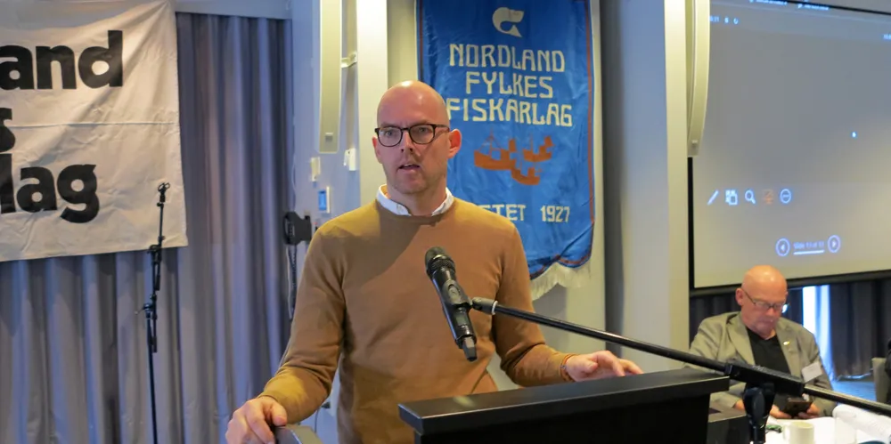 Thord Monsen er leder for kontrollseksjonen i Fiskeridirektoratet. I denne ukens podkast forteller han om problematikken rundt ulovlig utkast, og hvordan myndighetene prøver å begrense ressurssløsingen.