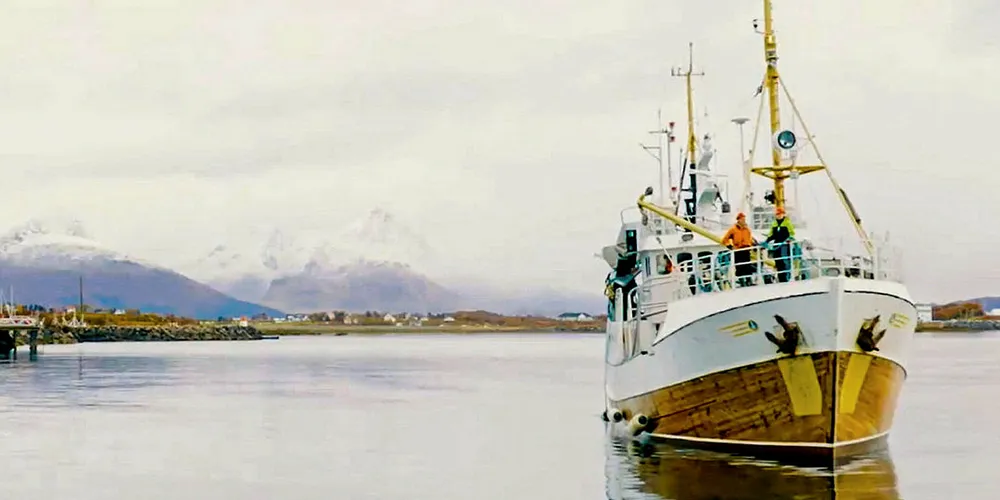STJERNE I FILMEN: «Skårungen»er skoleskip og stjerne i filmen som skal lokke ungdom til på Fiske- og fangstlinja på Vest-Lofoten Videregående skole. Søknadsfrist for ungdom som vil utdanne seg innen havbruk og fiske, er 3. mars.