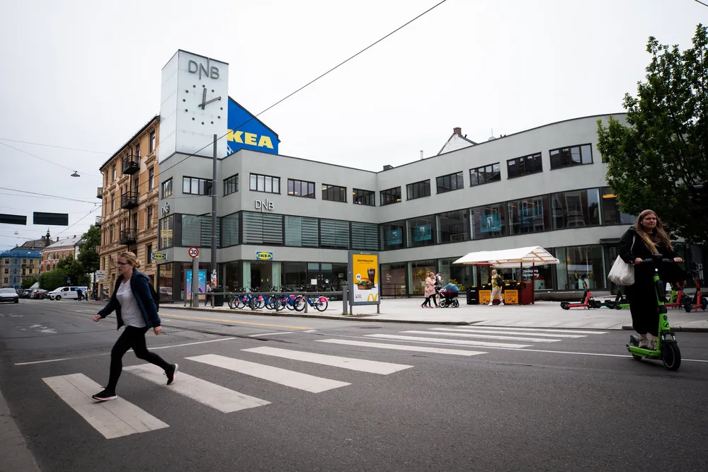 Vinkelgården ligger i Kirkeveien 59 på Majorstuen i Oslo. Et titall investorer føler seg lurt av DNB og krever at banken dekker store tap.