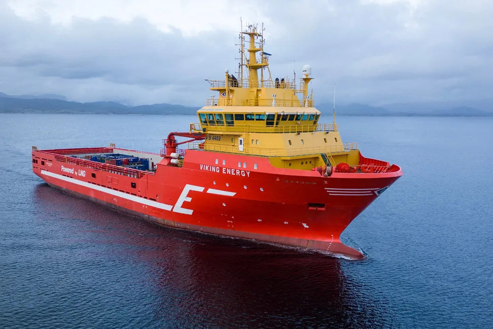 Redere bør lære av det Equinor og Eidesvik Offshore gjør med «Viking Energy» (bildet): oppgradere skipet så det kan bruke både naturgass, ammoniakk og biodrivstoff, mener skribentene.