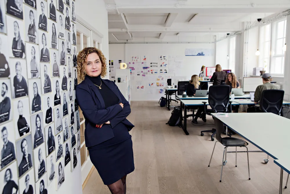 Ulla Sommerfelt er sjef for designselskapet Eggs Design med kontorer i både Norge og Danmark. Hun er blitt nektet adgang til Norge på grunn av smittevernregler, og må derfor følge opp bedriften fra kontoret i København.