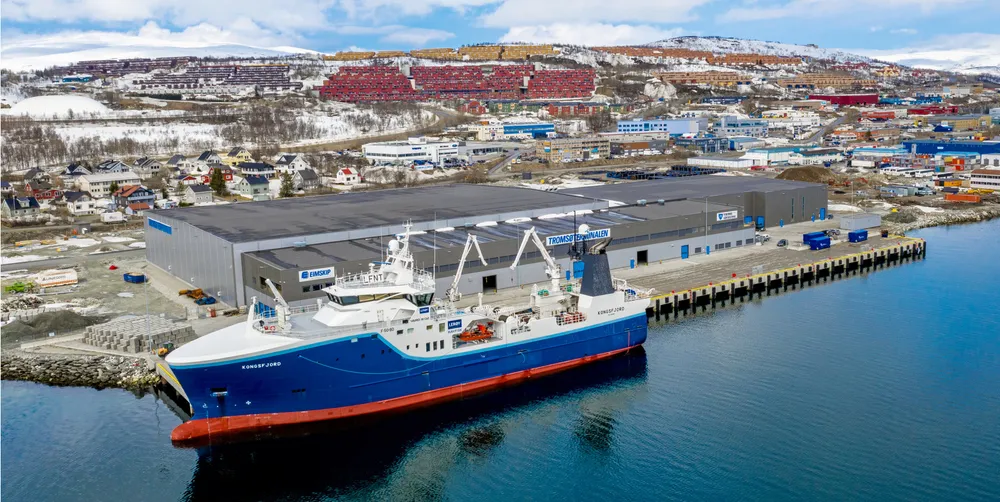 Det landes 220.000 tonn fryst fisk ved de to frysehotellene i Tromsø, som tilsvarer nærmere 300.000 tonn rund fisk. Tromsøterminalen (bildet) er største landingssted, tett fulgt av Troms Fryseterminal.