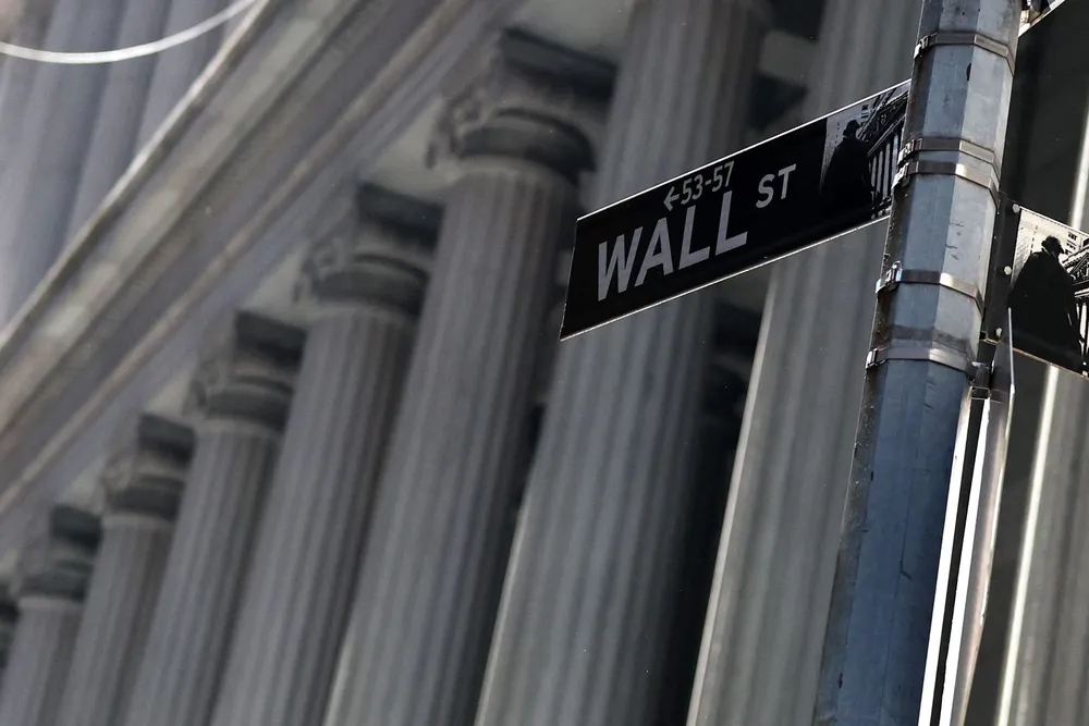 Tirsdag falt Wall Street svakt etter flere dager på rad med oppgang.