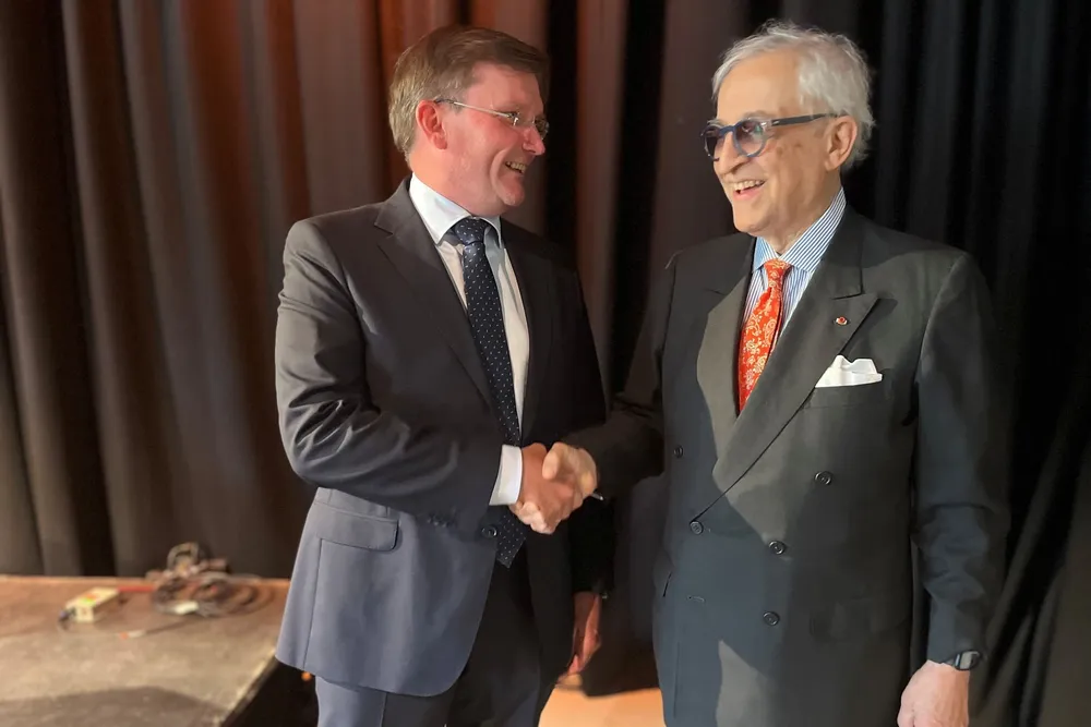 DNO's executive chairman, Bijan Mossavar-Rahmani, (right) and DNO Norge managing director, Halvor Engebretsen.