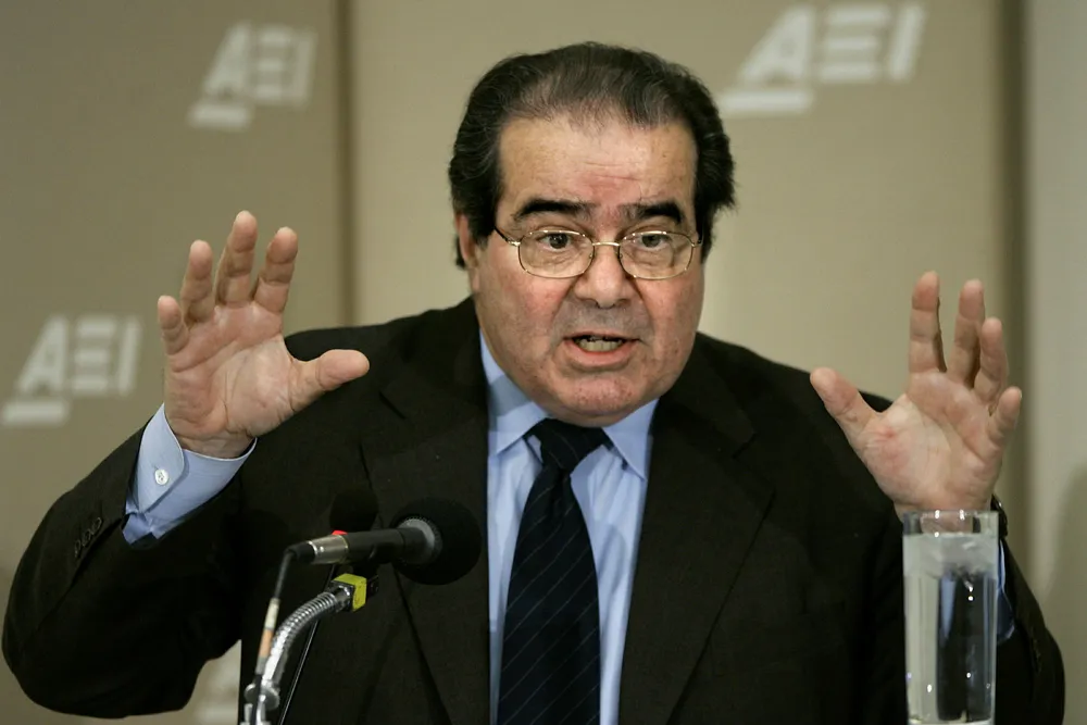 «WWSD?» spør Scalia-fans seg når de grubler på jus. Hva ville Scalia gjort? Den konservative Antonin Scalia (1936–2016) var en av de mest markante høyesterettsdommerne i USA.