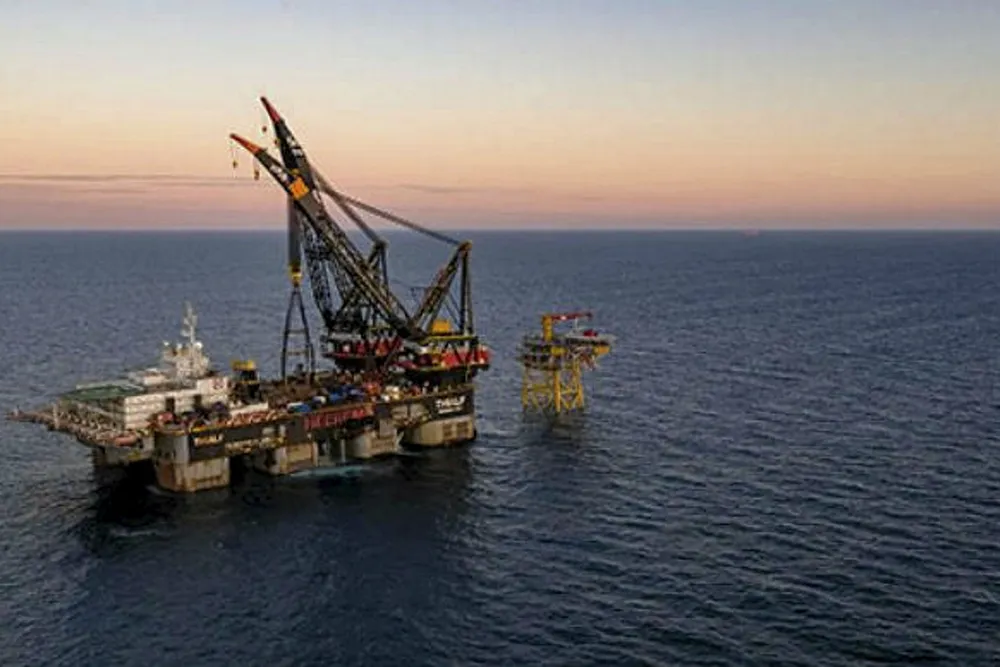 Installation: of topsides at Valhall West Flank with heavy-lift vessel Thialf