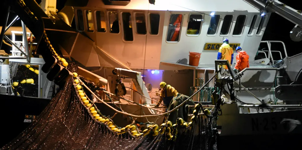 Nå slipper hele kystnotgruppen inn på Kvænangen og Reisafjorden for å fiske sild.