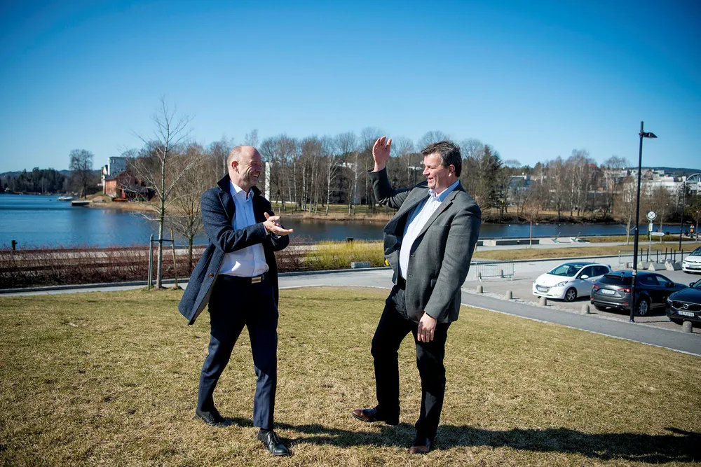 Det er sjeldent NHO-sjef Ole Erik Almlid og LO-leder Hans-Christian Gabrielsen er så enige som når de snakker om oppstart av CCS-prosjektene på Brevik og Klemetsrud. Investeringsbeslutningen må skje allerede i mai, er beskjeden fra de to.