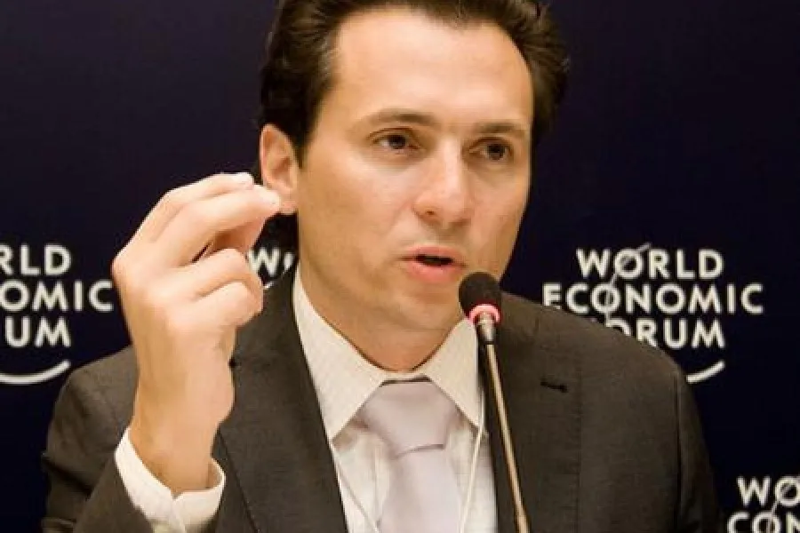 Pemex nets Spanish yard stake