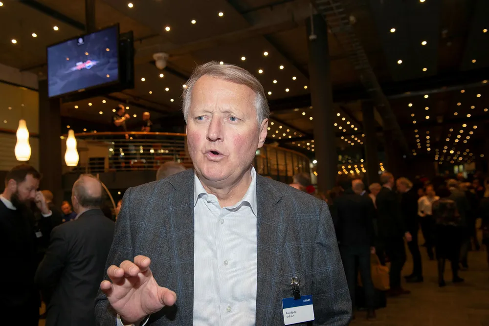 Konsernsjef Rune Bjerke i DNB kutter pris for å få flere kunder.