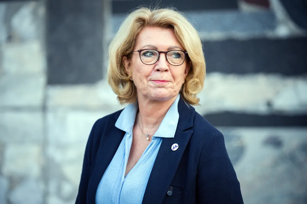 Åslaug Haga er ikke lenger leder i Fornybar Norge. På vei ut døra oppfordrer hun kraftbransjen til å delta mer aktivt i samfunnsdebatten.