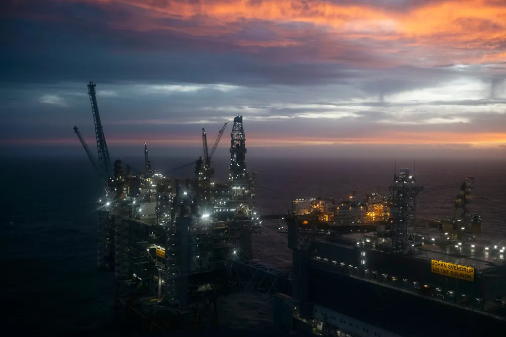 De høye inntektene er selvsagt ingen markedsbasert belønning, men et utslag av direktørmakt og oljeselskapenes superprofitter. Her fra Johan Sverdrup-feltet i Nordsjøen.