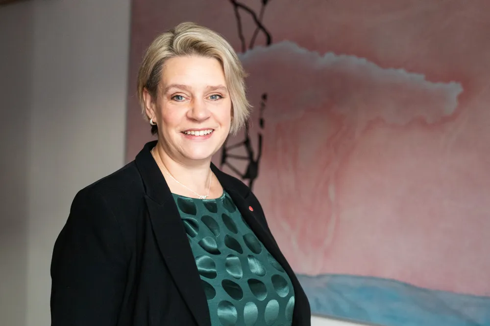Olje- og energiminister Marte Mjøs Persen (Ap) har store problemer med å formidle fordelene ved å være knyttet til det europeiske kraftmarkedet.