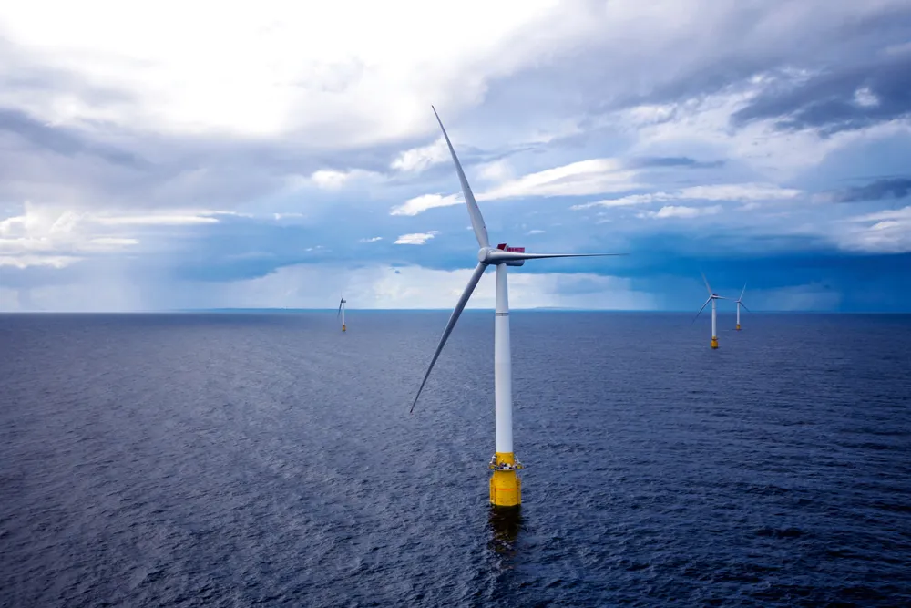 «Det er tatt ut mye læring fra prosjektet som kan videreføres både for andre mulige offshore vindutbygginger og ikke minst elektrifisering av feltene,» oppsummerer Equinor Hywind Tampens første driftsår.