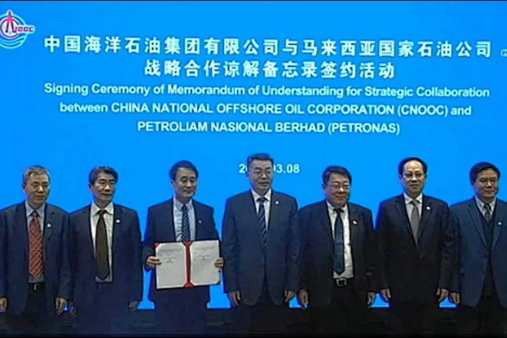 Tie-up: between CNOOC and Petronas