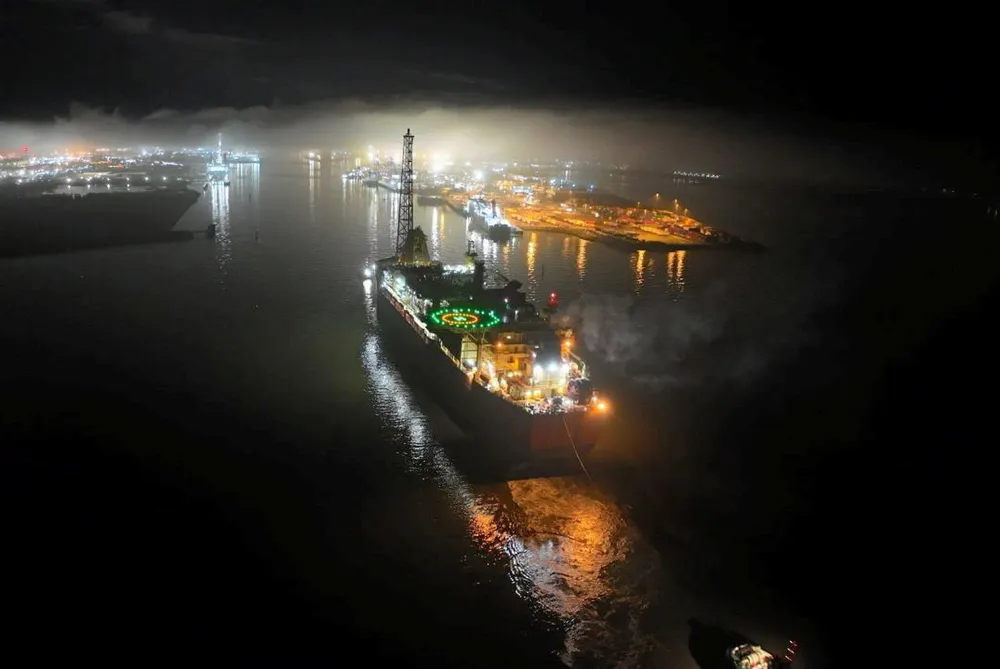 Cenovus' SeaRose FPSO arriving in Harland & Wolff's Belfast yard in March 2024.