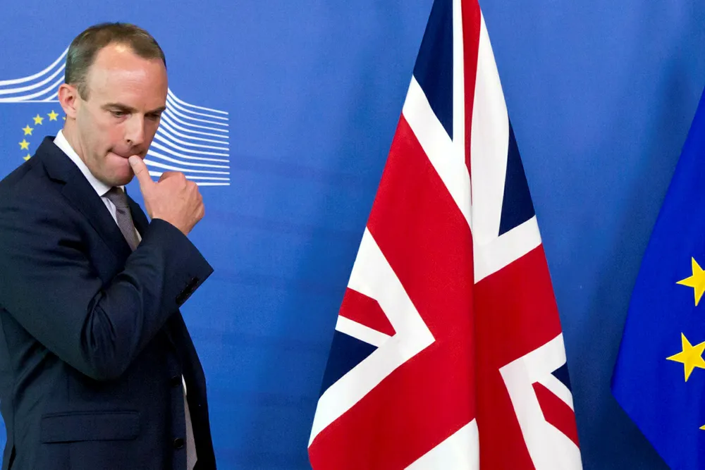 Brexit-minister Dominic Raab trakk seg torsdag formiddag. Han mener han ikke kan støtte vilkårene i skilsmisseavtalen med EU.