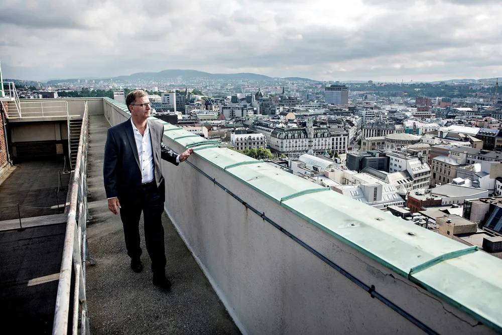 Finansbyråd i Oslo, Robert Steen, kan glede seg over 1,4 milliarder mer i frie inntekter på grunn av at så mange aksjeeiere bor i Oslo. Foto: Per Ståle Bugjerde