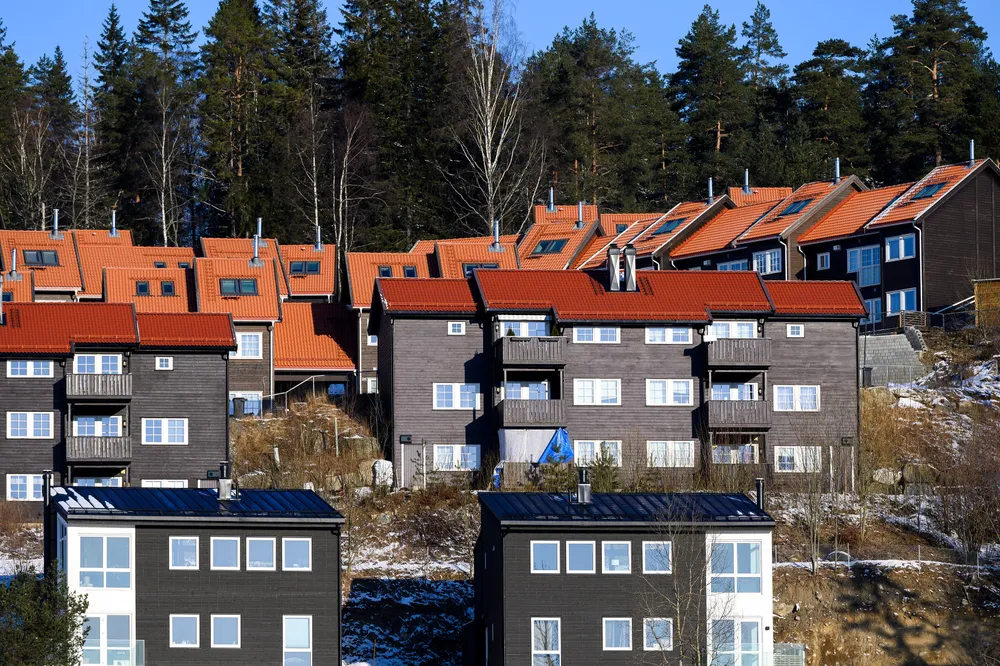 Vi ser at tilbudssiden i boligmarkedet tar seg opp, samtidig som kjøpekraften også svekkes av høy inflasjon, skriver innleggsforfatteren.