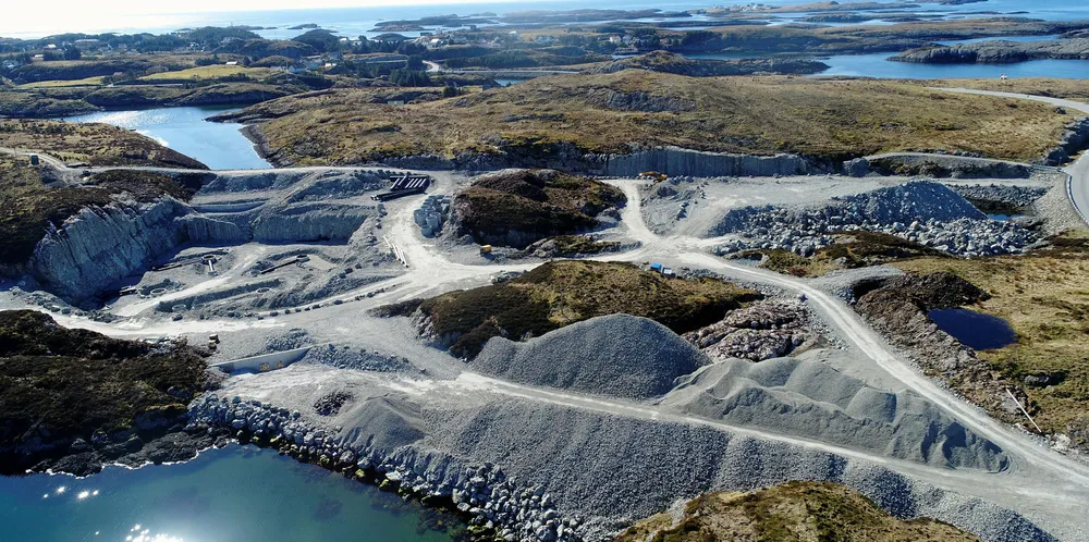 Anleggsområdet er utsprengt, og står tørt til byggestart for alvor skjer til våren.