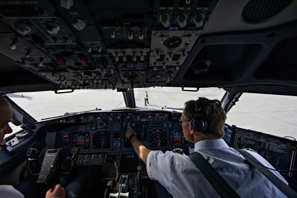Fagforeningene og flyselskapene har gjort det vanskelig for piloter og kabinpersonell å skifte flyselskap uten å miste ansiennitet, stilling og lønnsgoder, skriver Espen Høiby. Illustrasjonsfoto.