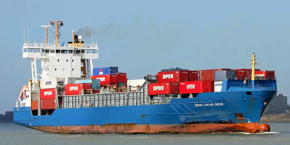 The sale of the Moveon leaves the Trouper (ex-John Lukas Dede) as one of two Sietas type 168s left in the Ernst Russ fleet.