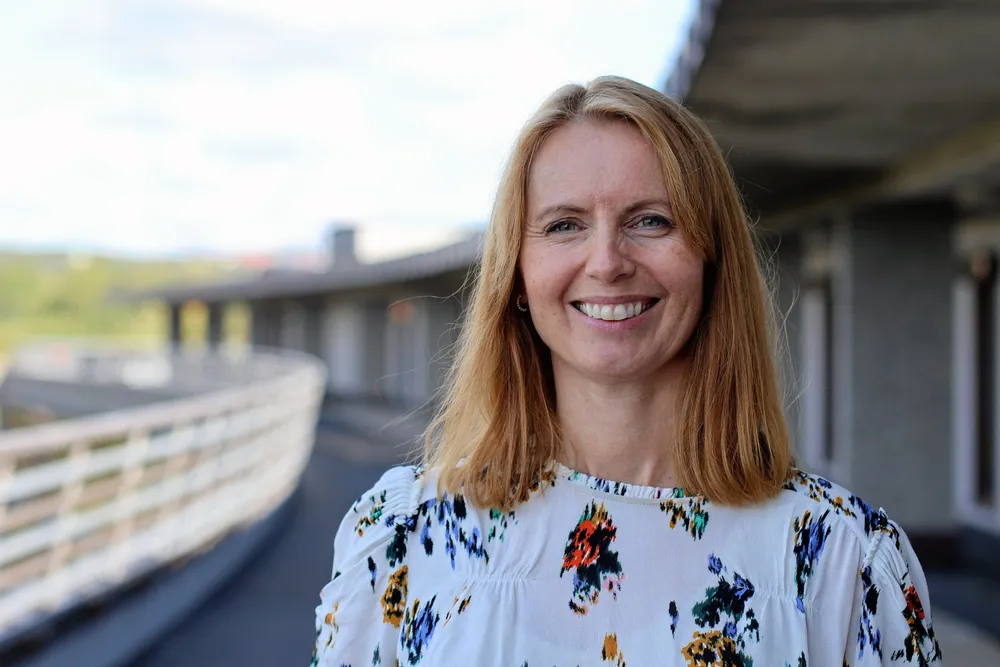 Ingrid Myrtveit, seksjonssjef for nettkonsesjoner i NVE, har fastsatt utredningskrav for fornying av danmarkskablene Skagerrak 1 og 2.