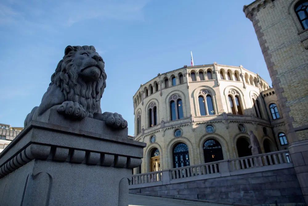 Mye taler for at politikere i ledende verv ikke bare bør ha lav tabbekvote, men også en utløpsdato, skriver Linda Lai.