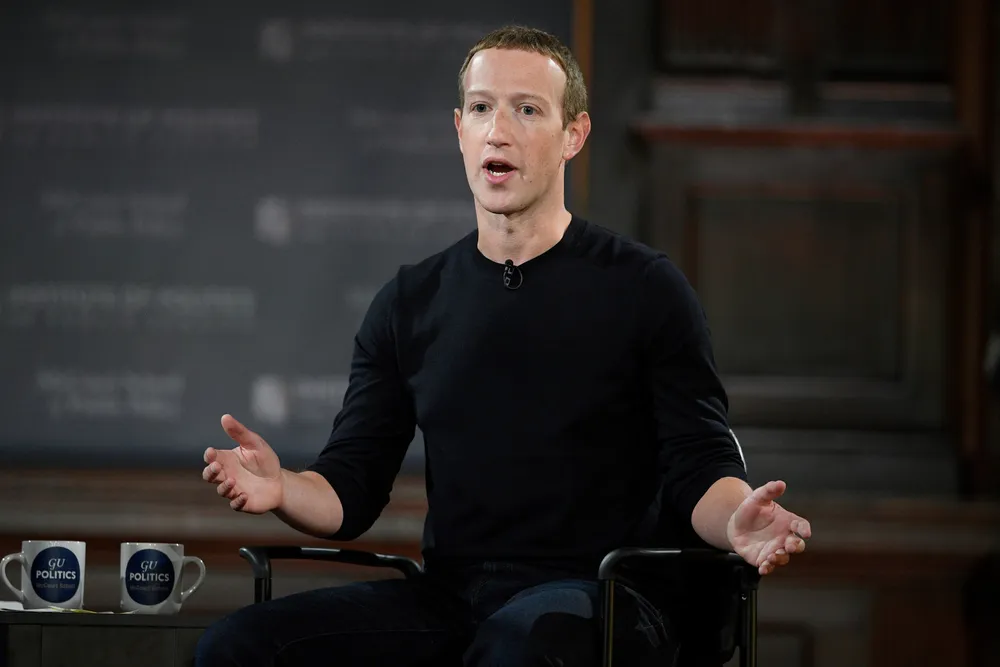 Meta-sjef og Facebook-gründer Mark Zuckerberg la frem selskapets andrekvartalstall onsdag. Her avbildet under en presentasjon på Georgetown University.