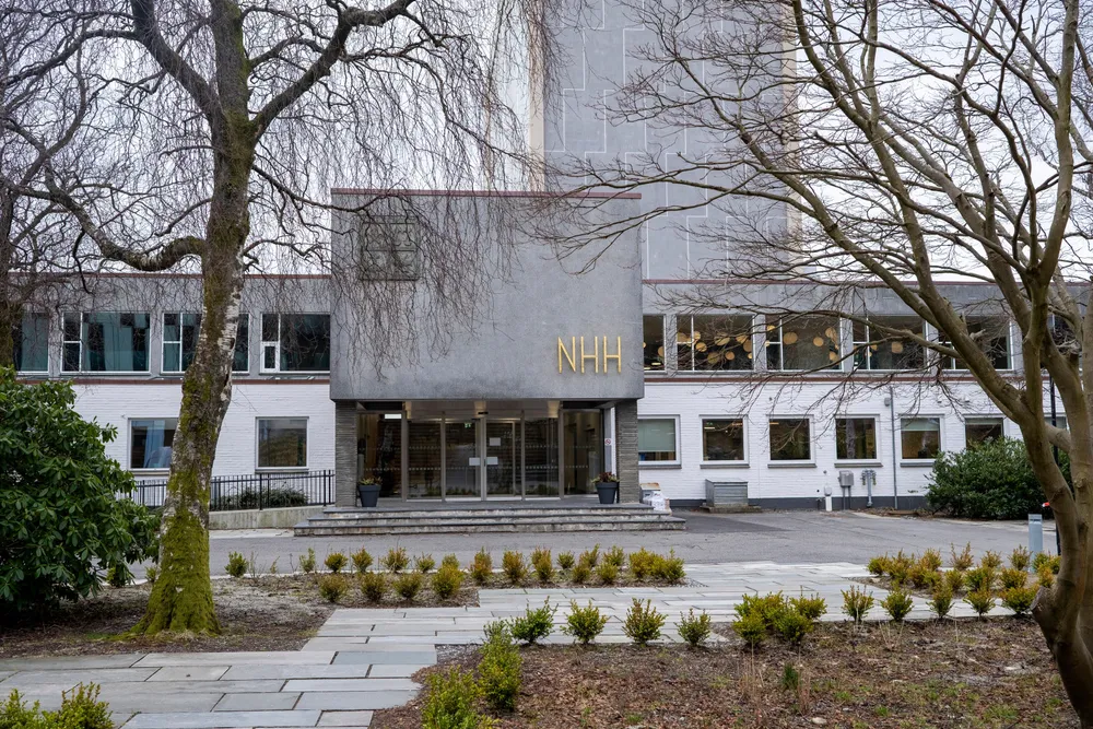 NHH konkurrerer ikke bare om økonomistudentene – nå vil de bli gode på data også.