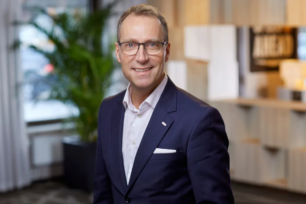 Konsernsjef Jens Mathiesen i Scandic Hotels har endelig grunn til å smile.