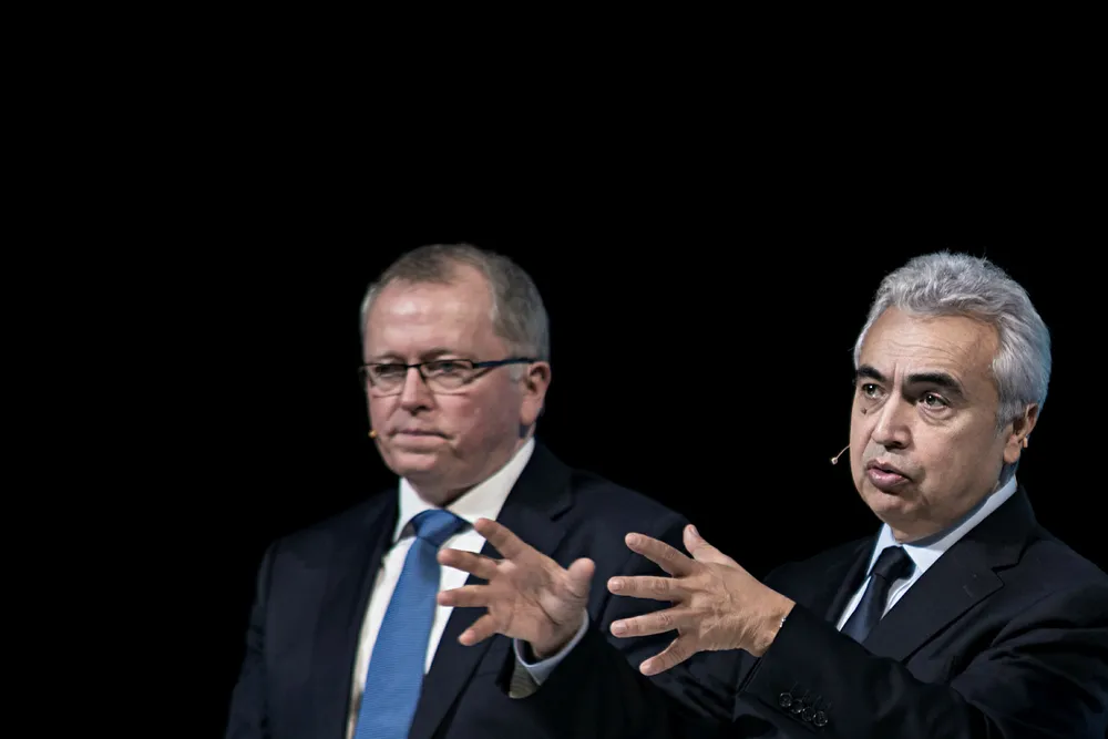Fatih Birol i Det internasjonale energibyrået ser ingen tegn på at oljeetterspørselen avtar. Equinors toppsjef Eldar Sætre en av dem som skal forsyne verden med mer olje.