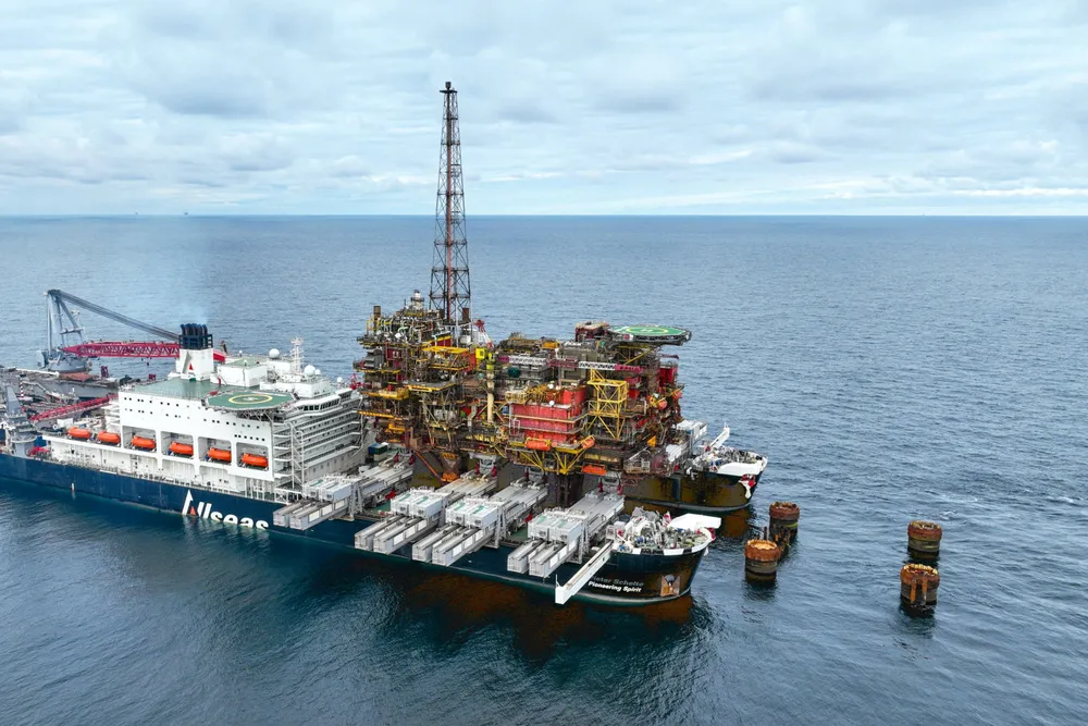 Allseas’ heavylift vessel Pioneering Spirit carried out the Brent Charlie topsides removal for Shell’s decommissioning programme.