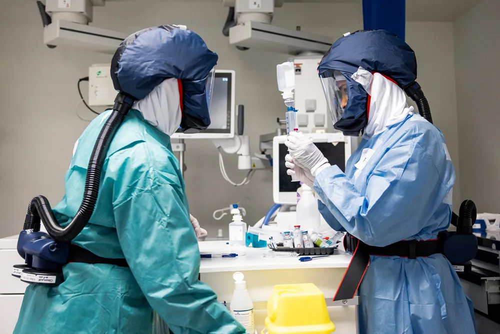 Norske sykehus har hatt ekstrem arbeidsbelastning siste året. Her fra intensivavdelingen på Oslo universitetssykehus Rikshospitalet.