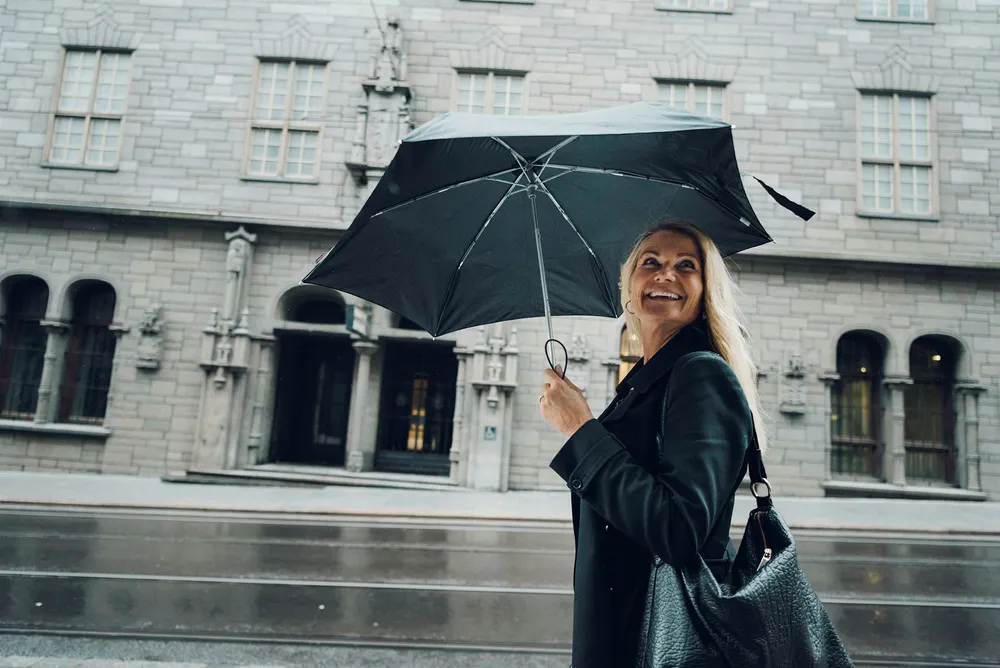 Markedet for tv-reklame fortsetter å falle. Daglig leder Merete Mandt Larsen i Mediebyråforeningen regner med internettannonsering går forbi tv-gruppen om kort tid.