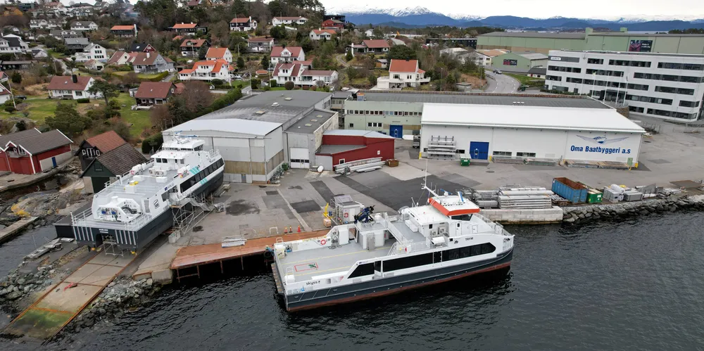 Oma Baatbyggeri, her med «Mjølner» på tørt land og «Trym» ved kai.