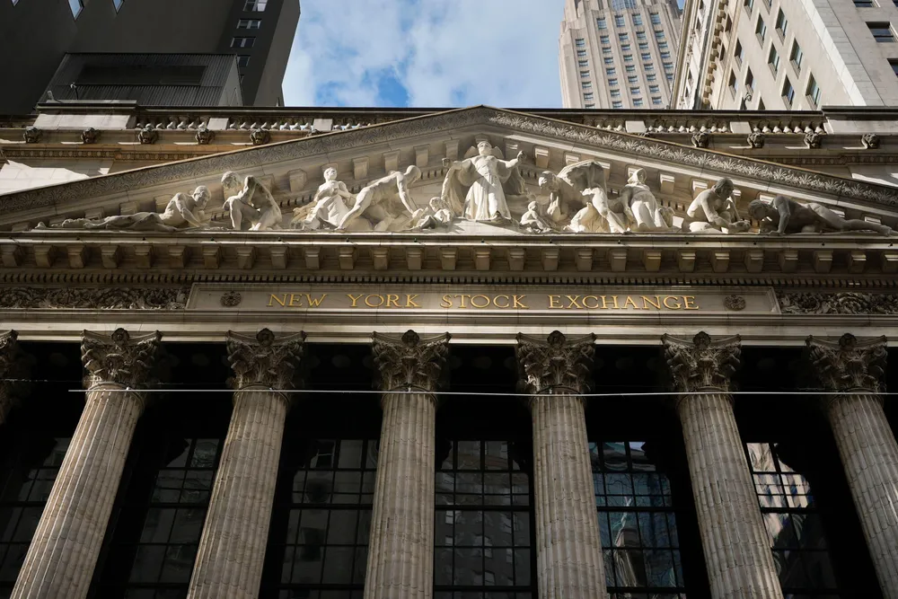 The New York Stock Exchange i New York faller, i likhet med de andre amerikanske børsene.
