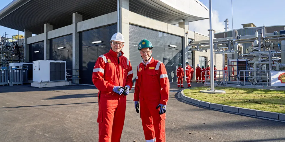 (left) Markus Krebber, CEO of RWE AG, (right) Wael Sawan, Shell Director of Integrated Gas, Renewables and Energy Solutions at Shell's recently installed RefHyne electrolyser in Wessling