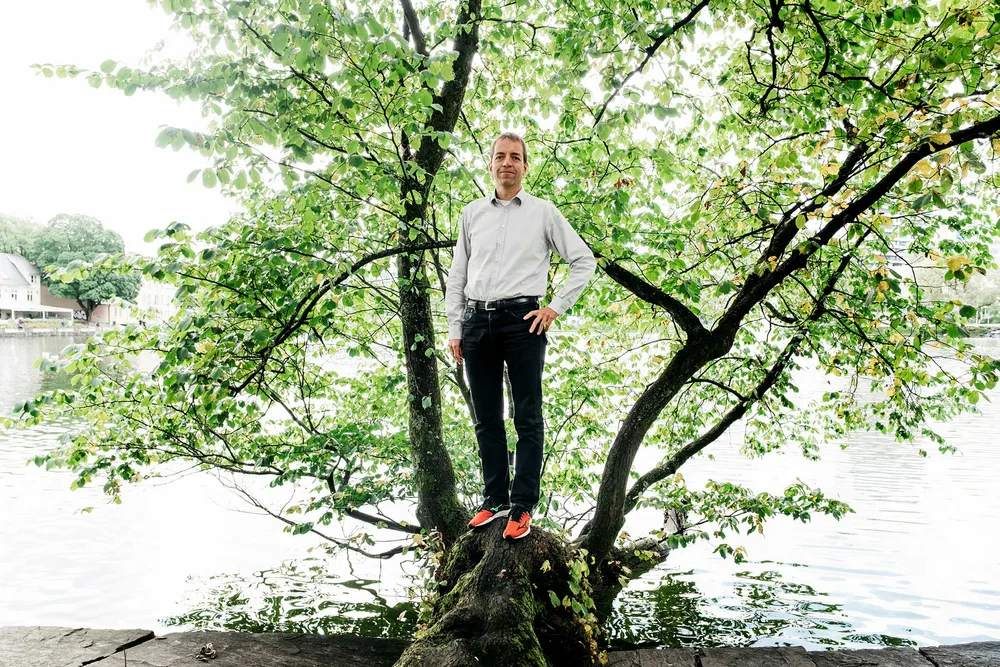 Forskningsleder Sverre Alvik i DNV GL venter en grønn utvikling i bilparken, og kraftig redusert olje- og kullforbruk frem mot 2050. Det vil likevel ikke hindre global oppvarming.