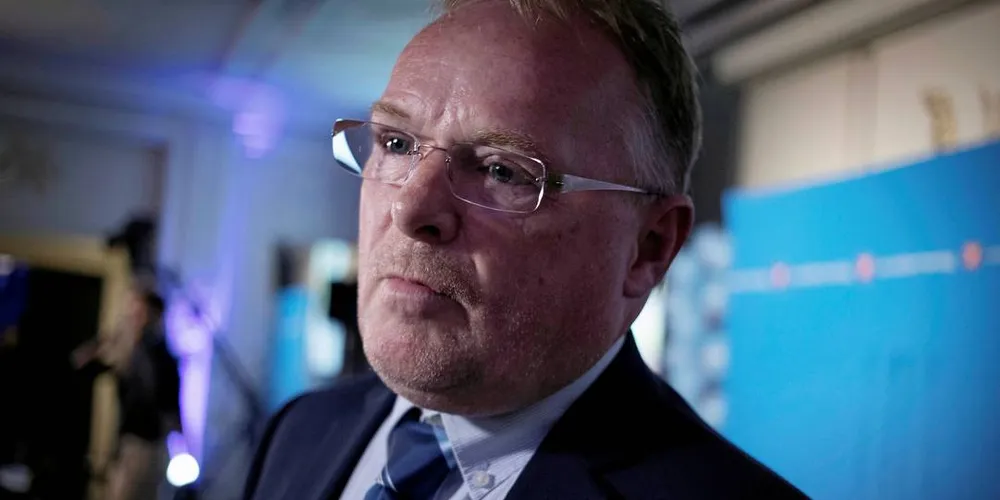 AVVISER KRITIKKEN: Fiskeriminister Per Sandberg avviser all kritikken for hans dispensasjon fra deltakerloven.Foto: Linda Næsfeldt