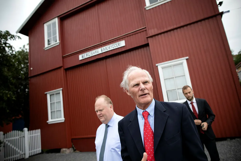 Skipsreder Atle Bergshaven (foran) sammen med sønnen Ebbe (til venstre) og finansdirektør Andreas Hannevik.