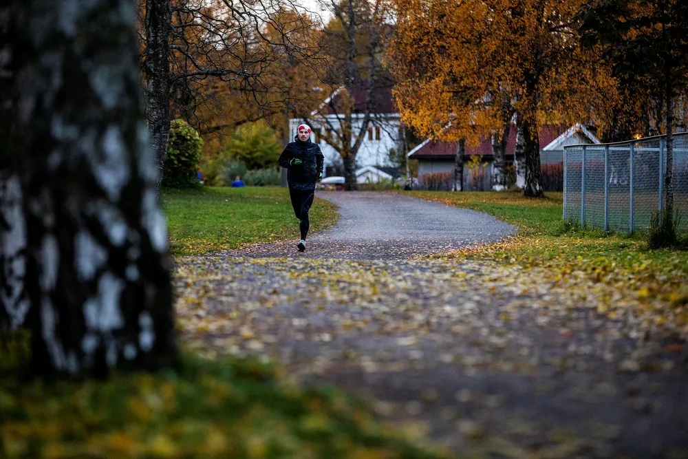 Kristian Ulriksen har som mål å slå Ingrid Kristiansens verdensrekordtid i desember. – Målet er å springe under 2.20. Når jeg har gjort det, blir sikkert målet å løpe under 2.18. Det handler om å finne ut hvor god jeg kan bli, sier Ulriksen.