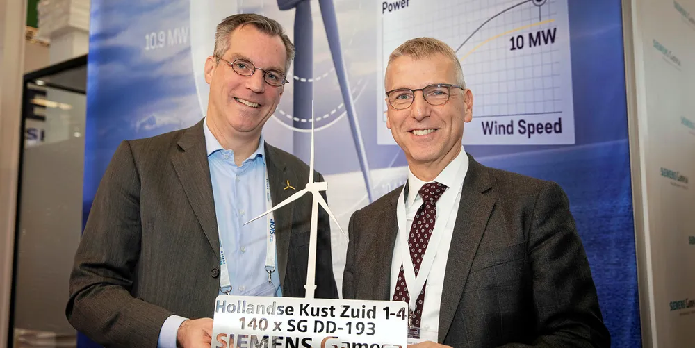Vattenfall's wind business area head Gunnar Groebler (l) and Siemens Gamesa offshore wind CEO Andreas Nauen (r)