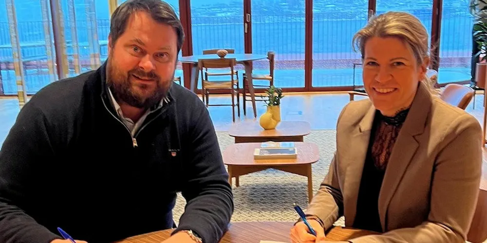 Salmon Evolution's CEO Hakon Berg and aquaculture supplier Arctec Aqua's CEO Ingegjerd Eidsvi signed an agreement in February this year regarding the planning of a Phase 2 build-out at the salmon farmer's Indre Haroy facility.