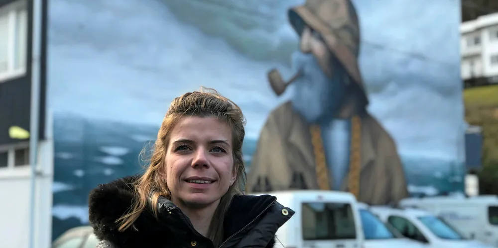 KART OG TERRENG: Henriette Skaar, leder Sogn og Fjordane Fiskarlag, etterlyser vedtak om endringer i kommuneplanen.