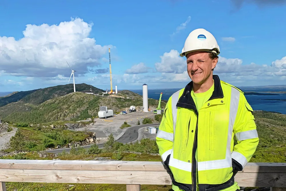 Mats Jønland ble forført av kraftbransjen gjennom oppstartsprogrammet til daværende Trønderenergi. Her fra konstruksjonen av Roan vindpark.