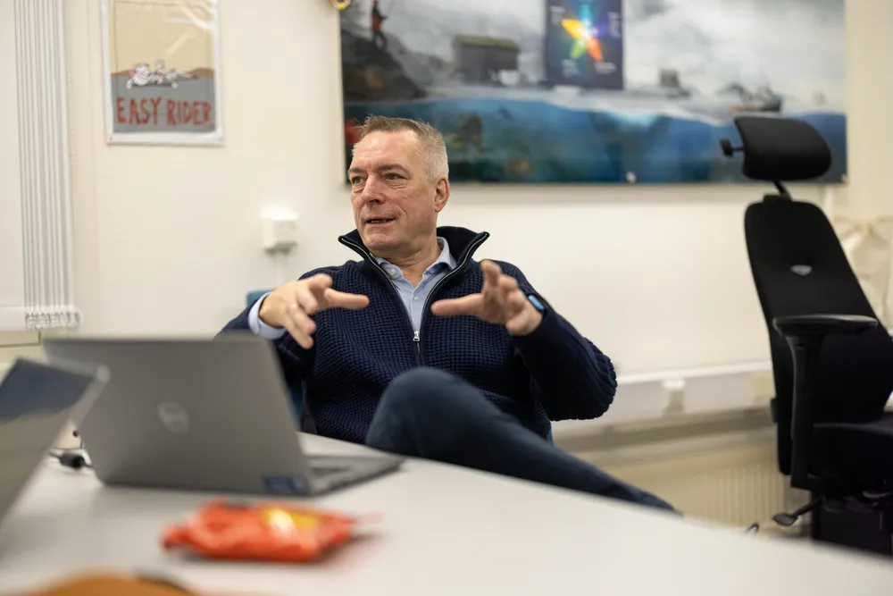 Fiskeridirektør Frank Bakke-Jensen på sitt kontor. Bildet er tatt ved en tidligere anledning.