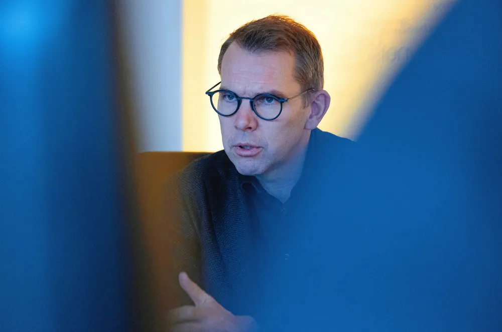 Ser vi på resultatene bakover i tid, er årets overskudd det nest beste som er oppnådd per tredje kvartal for Å Energi, der Steffen Syvertsen er konsernsjef.