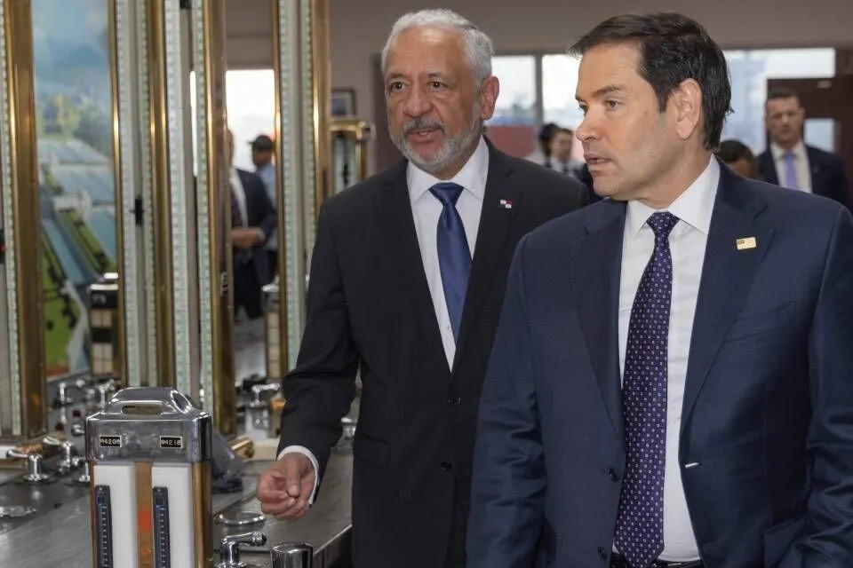MSC deal threatens principle of neutrality, warns Panama Canal boss
