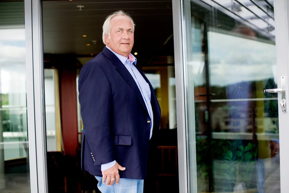 Investor Torstein Tvenge mener man burde lempe på den delen av de regulatoriske kravene som er innført, slik at utenlandske og norske banker har de samme sikkerhets- og avsetningsbetingelsene.